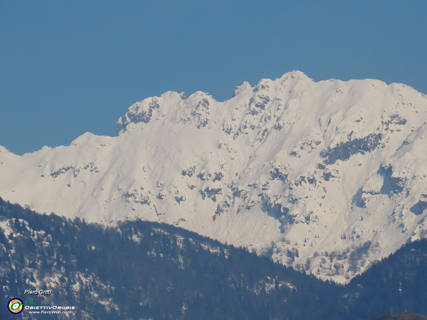 46 Zoom su Cima Alben (2019 m).JPG